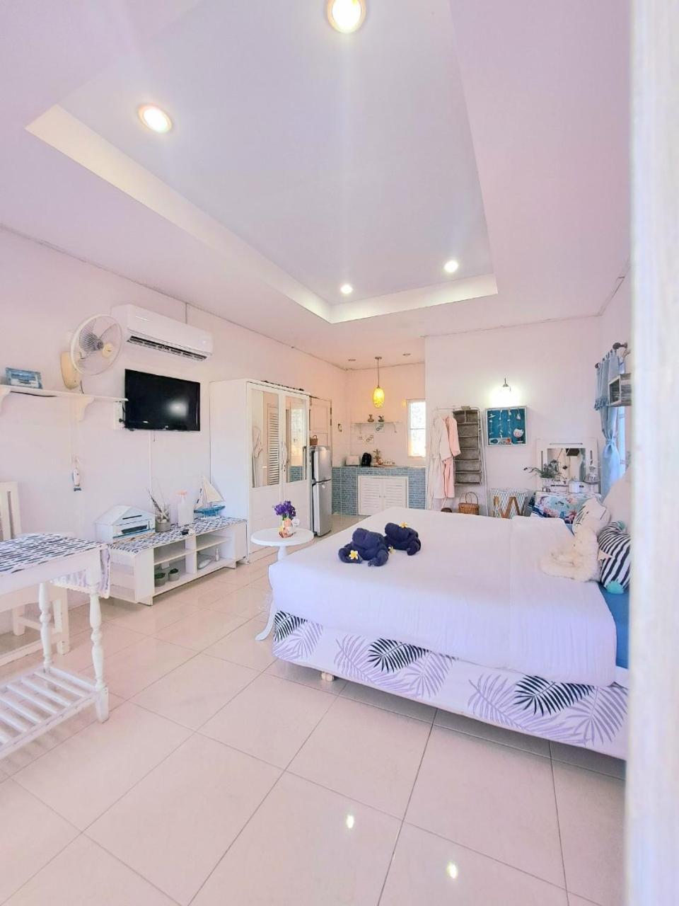 Prathana Garden Beach Resort Hua Hin Exterior photo